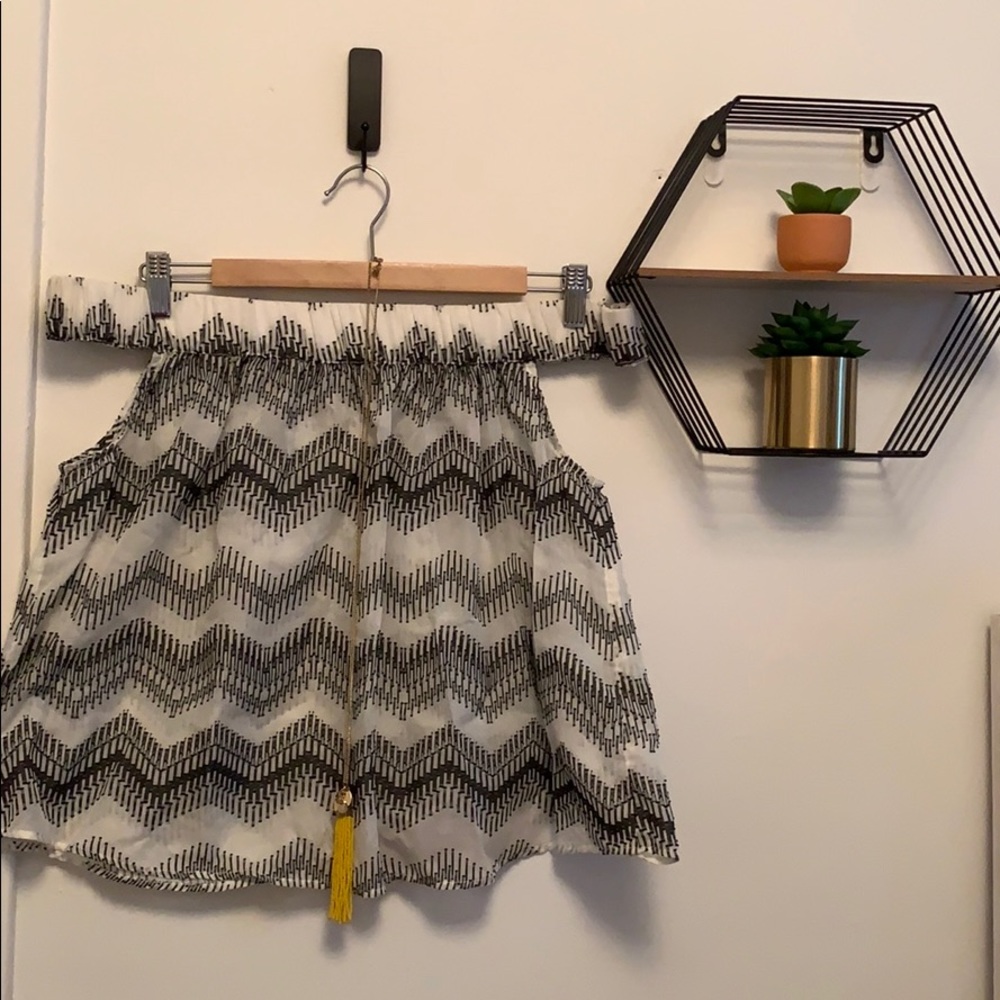 Lou&Grey Off Shoulder Top🍃 - Picture 4 of 5